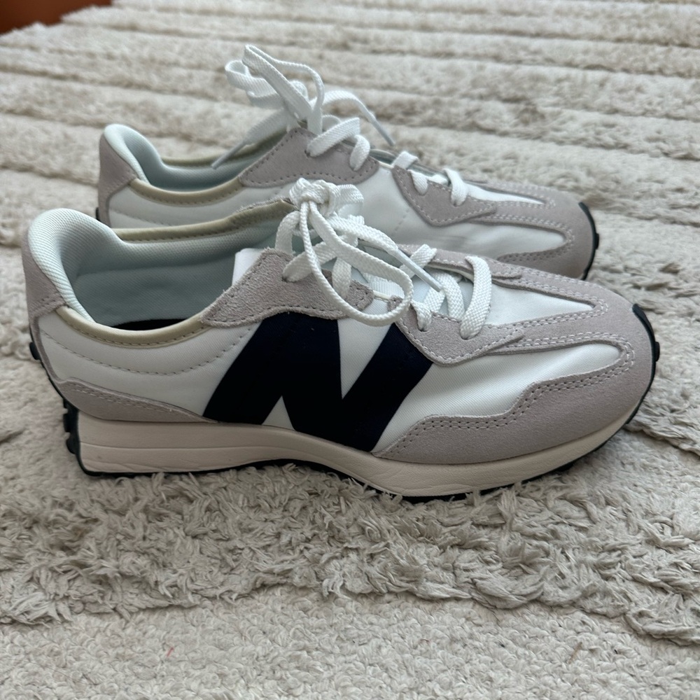 Womens New Balance 327 Shoes